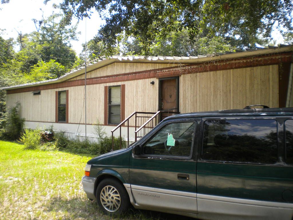 2 Mobile Homes sidebyside on 0.4 AC, by PENSACOLA, Florida / Pre